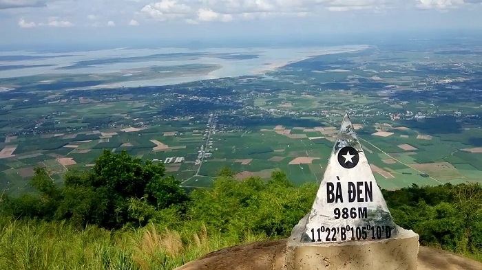 FAMOUS PLACES IN TAY NINH PROVINCE